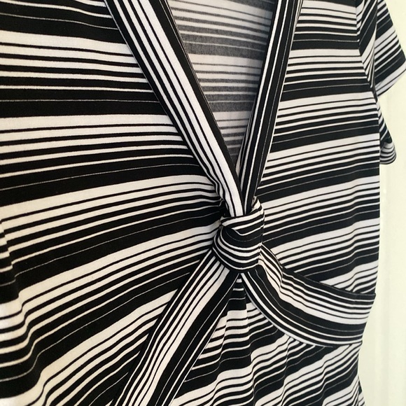 Women - dressy or casual stretch top, black and white short sleeve - Picture 10 of 11